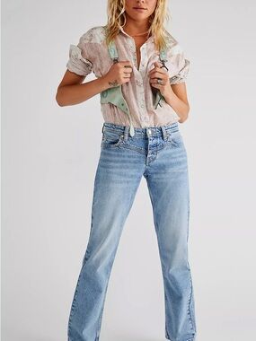 We The Free Shelby Low-Rise Boyfriend
Jeans